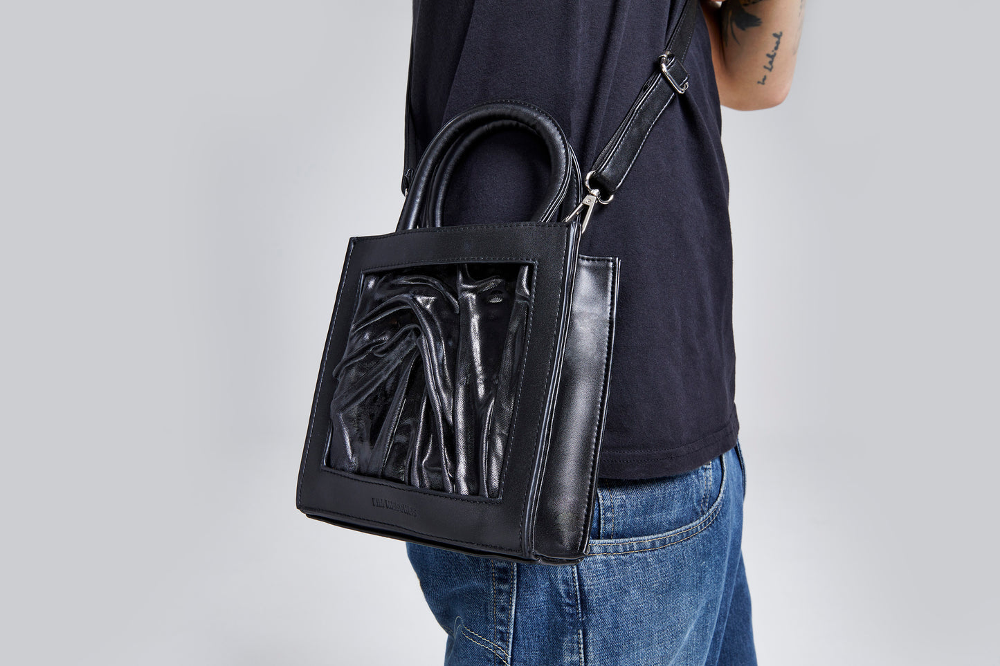 PORTAL BAG IN CARBON